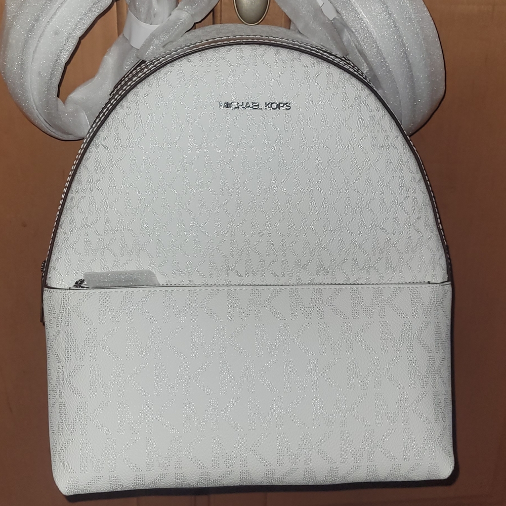Michael Kors Elegant Gray Backpack - Picture 3 of 7